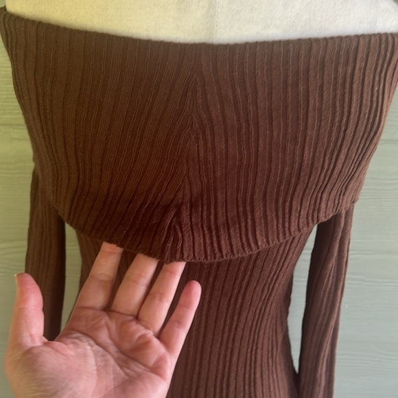 ASOS Design Off Shoulder Sweater - Picture 7 of 10